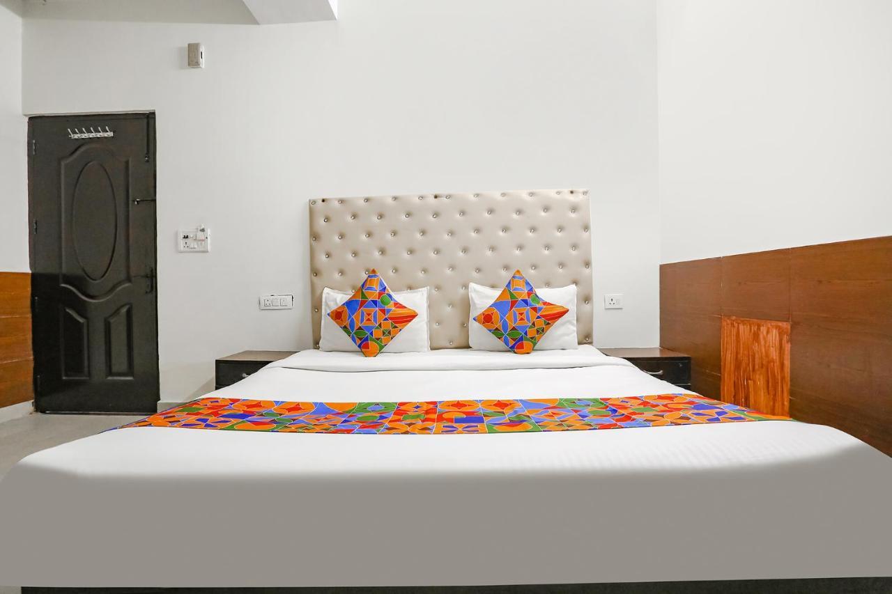Fabhotel The Lazeez New Delhi Exterior photo